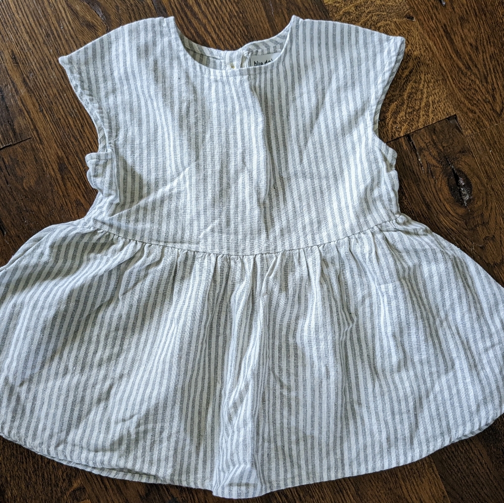 Blue Daisy linen top